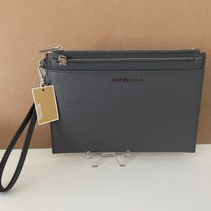 Michael Kors Jet Set Travel XL Pop Clutch Wristlet